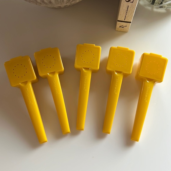 Tupperware Kitchen Tupperware Corn Butter Hugger And Salt Shaker